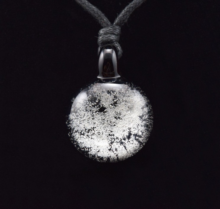 How to Fill Your Cremation Jewelry