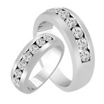 How to Wear Your Wedding and Engagement Ring With Style
