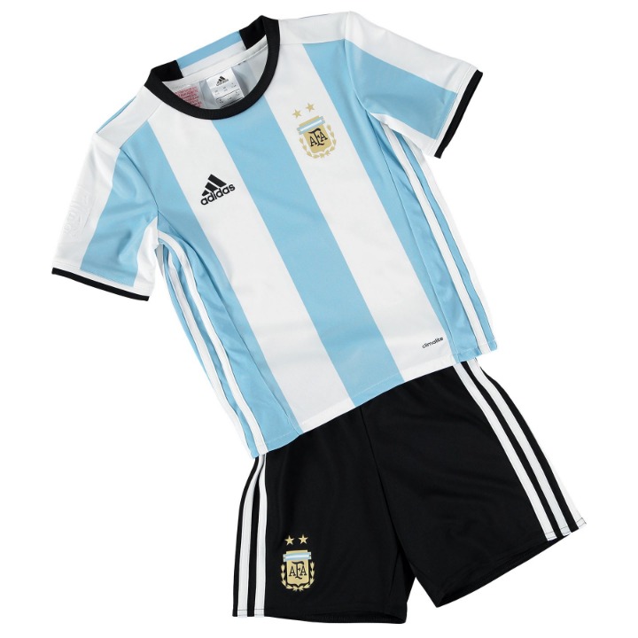 Decoding the Most Popular Football Kits of 2021
