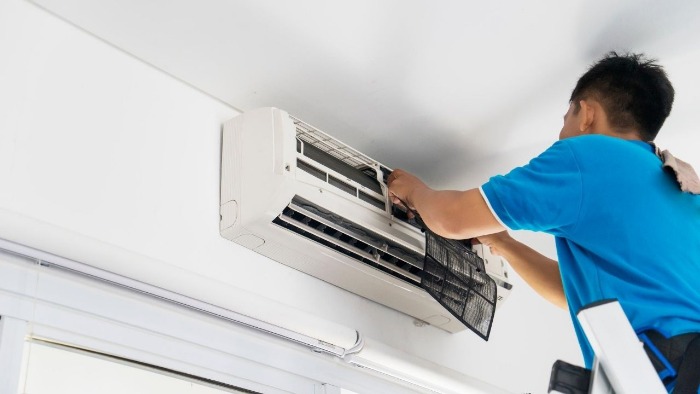 Reliable AC Repair and Service Man in Dubai